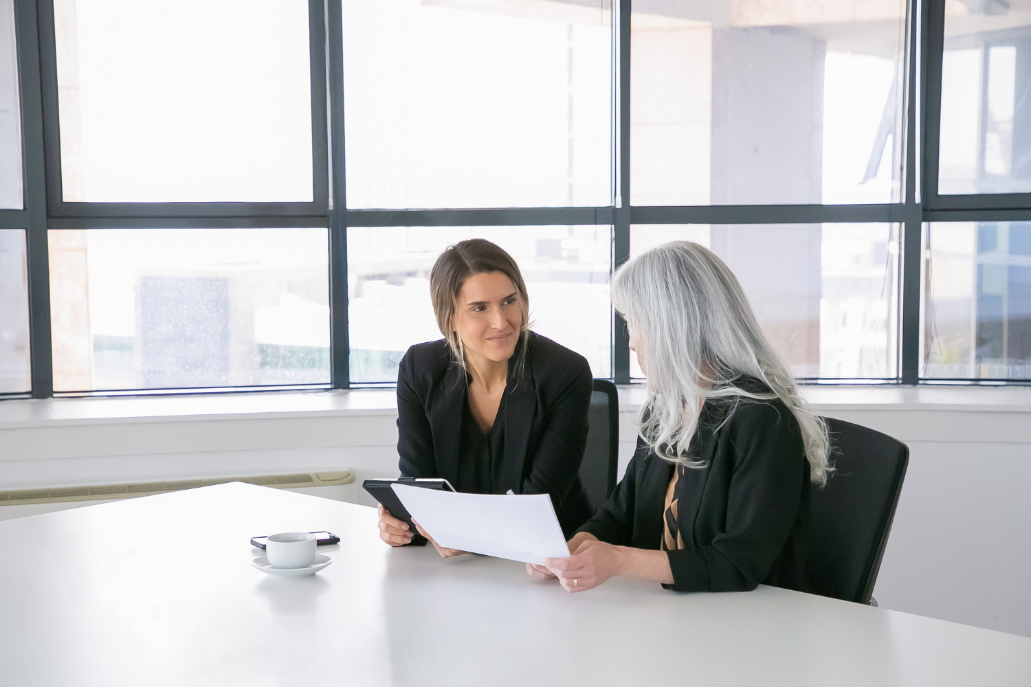 image-employment-gap-verification-hiring HR professional reviewing employment gap verification during candidate assessment